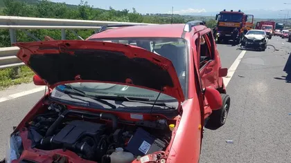 Carambol pe autostrada A1 Sibiu-Sebeş: Şase persoane au fost rănite după ce o şoferiţă a întors maşina
