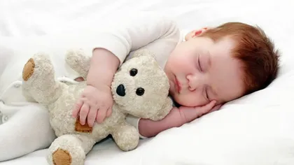 Cum să-ţi înveţi bebeluşul să doarmă după-amiaza