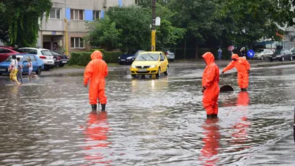 Furtună puternică şi inundaţii pe litoralul românesc VIDEO