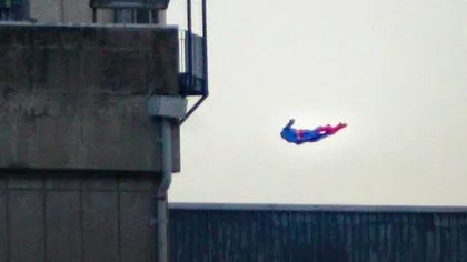 O dronă Superman şi un avion radiotelecomandat au fost zdrobite lângă Lyon
