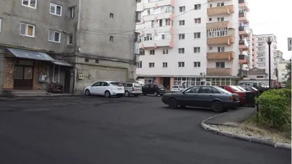 O tânără a căzut de la etajul al patrulea al unui bloc din Bistriţa