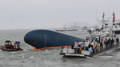 Un feribot cu 140 de pasageri la bord s-a scufundat. Operaţiune de salvare dramatică: mai multe persoane au murit