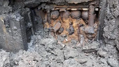 Depozit subteran cu muniţie descoperit în urma unor săpături pentru canalizare în Topliţa