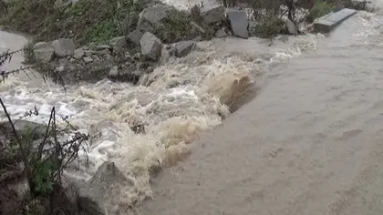 COD ROŞU de inundaţii pe mai multe râuri din ţară