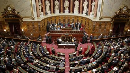 Parlamentul Franţei a respins două moţiuni de cenzură împotriva guvernului