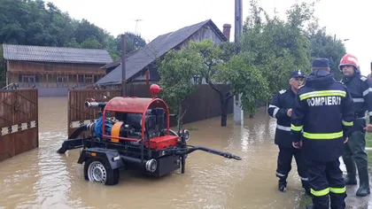 Gospodării inundate la Slatina şi Caracal