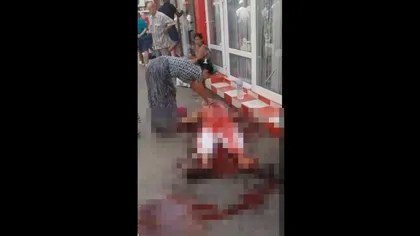 Un bărbat a fost înjunghiat într-o piaţă din Ploieşti. Agresorul a fost prins