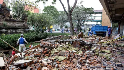 Un nou bilanţ după cutremurul de 6,9 din Lombok, Indonezia: 460 de morţi şi pagube de peste 500 milioane de dolari