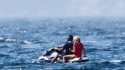 Soţia preşedintelui, singură  în vacanţă la mare, cu bodyguardul. În ce ipostaze au fost surprinşi