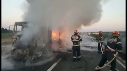 Incendiu pe DN22 C, în judeţul Constanţa. Un camion plin cu mase plastice a luat foc în mers