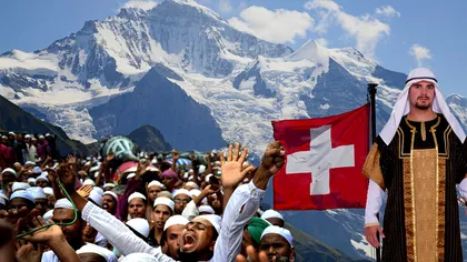 Un cuplu musulman nu a primit cetăţenie elveţiană pentru că refuză să dea mâna cu persoane de sex opus