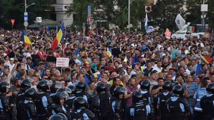 Zeci de plângeri pentru violenţele de la protestul din 10 august depuse şi duminică la Parchetul Militar