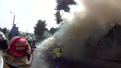 Maşină în flăcări, după un accident în care a fost implicat şi un microbuz, în Constanţa