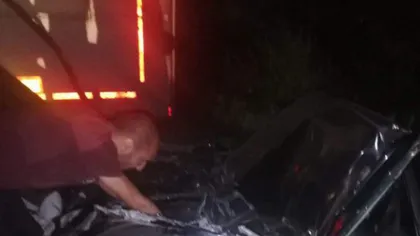 Accident rutier în Braşov. Un camion s-a răsturnat peste un autoturism, o persoană A MURIT. Scene şocante VIDEO