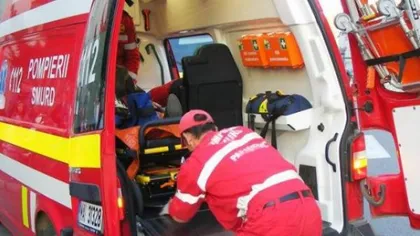 Doi bărbaţi au ajuns la spital după ce au căzut de pe o schelă la Braşov