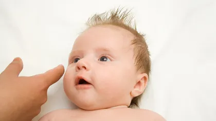 Ce să faci când bebeluşul plânge fără motiv. TOP 8 sfaturi pentru părinţi