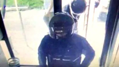 Unul dintre motocicliştii care au jefuit o bancă din Baia Mare în urmă cu 4 luni a fost prins pe baza ADN