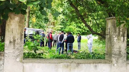 Un bărbat a fost găsit mort, cu gâtul tăiat, într-un parc chiar înaintea vizitei ministrului Petre Daea