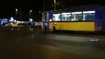 Un bărbat a fost călcat de tramvai, după ce s-a împiedicat şi a căzut sub roţi