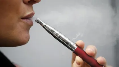 Ţigara electronică, o alternativă la ţigara clasică. Ultimele studii arată beneficiile dispozitivelor electronice