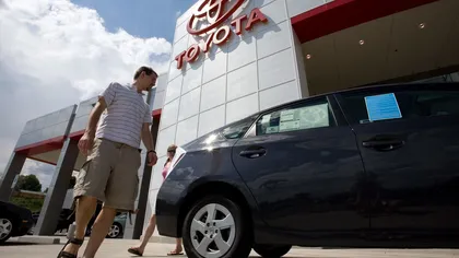 Toyota cheamă în service peste un milion de maşini. Vehiculele riscă să ia foc în mers