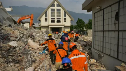 Supravieţuiri miraculoase după cutremur. 31 de minori au fost găsiţi în viaţă, după opt zile, sub ruinele a două şcoli