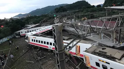 Cel puţin 17 morţi şi peste 120 de răniţi după deraierea unui tren în Taiwan