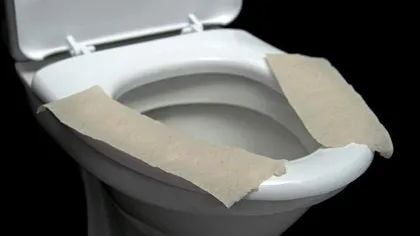 De ce NU trebuie să acoperi NICIODATĂ vasul de toaletă cu hârtie igienică
