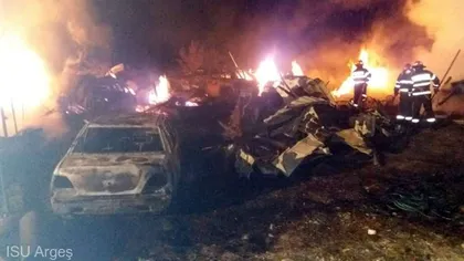 Incendiu devastator în Argeş: Trei case şi trei maşini s-au făcut scrum
