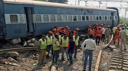 Tren deraiat, cinci persoane au murit şi 30 sunt rănite