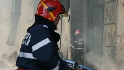 Incendiu la un depozit de textile din Ploieşti. Focul a fost stins UPDATE