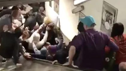 Clipe de groază la metroul din Roma. Zeci de fani ai lui ŢSKA Moscova au fost răniţi după o defecţiune la scara rulantă VIDEO