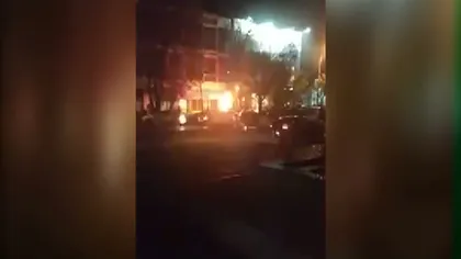 Maşină în flăcări, în Capitală. Poliţiştii nu exclud ca focul să fi fost pus intenţionat
