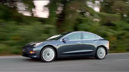 Noua versiune Tesla Model 3 este gata de livrare. Preţul este de 45.000 de dolari şi autonomia de peste 400 km