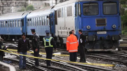 A MURIT după ce s-a urcat pe un vagon de tren să-şi facă un SELFIE. Prietenul lui este GRAV RĂNIT