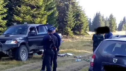 Jandarmii au oprit patru bărbaţi în Masivul Parâng, care aveau în maşină arme şi o capră neagră împuşcată