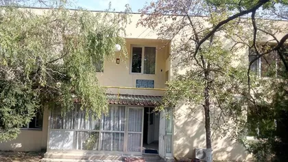 Opt angajaţi ai centrului social din Ploieşti, în arest la domiciliu după ce au fost filmaţi când agresau mai mulţi copii