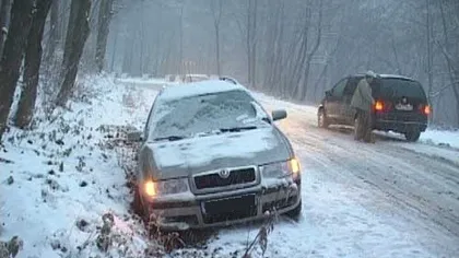 Cum să conduci în siguranţă pe timp de iarnă. Sfaturi de la profesionişti