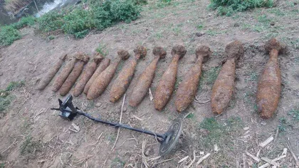Bombe de aruncător descoperite pe un teren din Municipil Arad