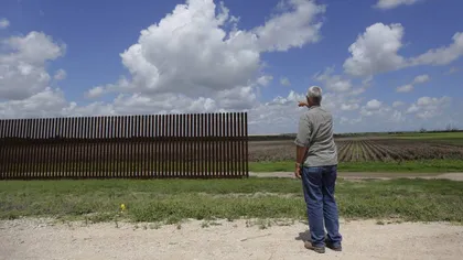 Donald Trump speră să primească finanţare pentru zidul de la frontiera sudică