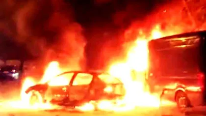 Incendiu în Bucureşti, cinci maşini au fost cuprinse de flăcări