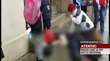 Imagini terifiante! Bărbat resuscitat pe trotuar de o infirmieră aflată întâmplător în zonă