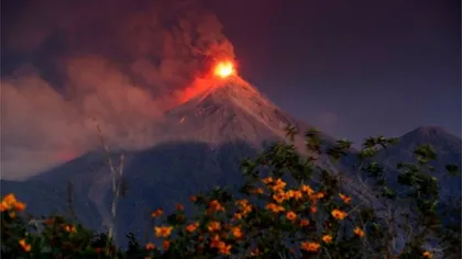 Vulcanul Fuego a erupt. Mii de persoane au fugit din calea erupţiei GALERIE FOTO