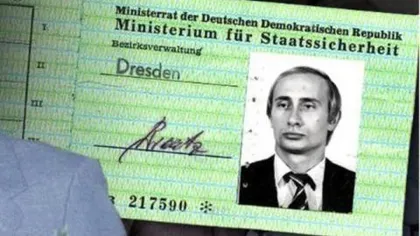 A fost descoperită o legitimaţie oferită de STASI lui Vladimir Putin pe vremea când era agent KGB