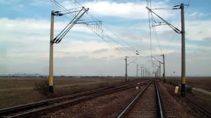 Trafic feroviar întrerupt între Strehaia şi Ciochiuţa din cauza defectării locomotivei unui tren de călători