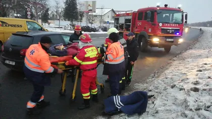Un bărbat a murit şi alte două persoane sunt rănite, după ce o maşină a lovit o căruţă, pe DN 21 A