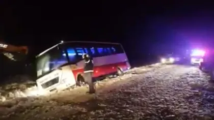 Autocar cu 29 de pasageri, răsturnat în judeţul Olt VIDEO