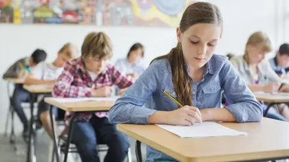 Schimbări în educaţie, anunţate de ministrul Ecaterina Andronescu. Copiii care nu ţin pasul cu şcoala vor face ore suplimentatare VIDEO