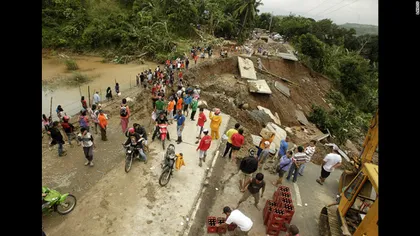 Zeci de morţi şi răniţi şi 22.000 de evacuaţi, în Filipine, din cauza inundaţiilor şi alunecărilor de teren