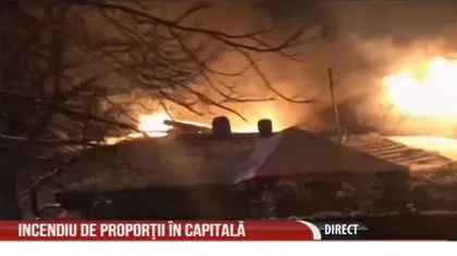 Incendiu de amploare în Bucureşti. Patru case au luat foc